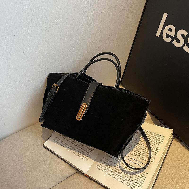 

Premium textured bag women s new hand bag retro shoulder messenger bag large capacity tote bag чёрный