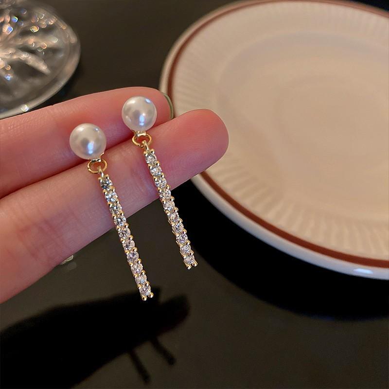 Boucles d'oreilles tulipe rétro françaises boucles d'oreilles amour design temperament sens des détails boucles d'oreilles diamant boucles d'oreilles mode coréenne