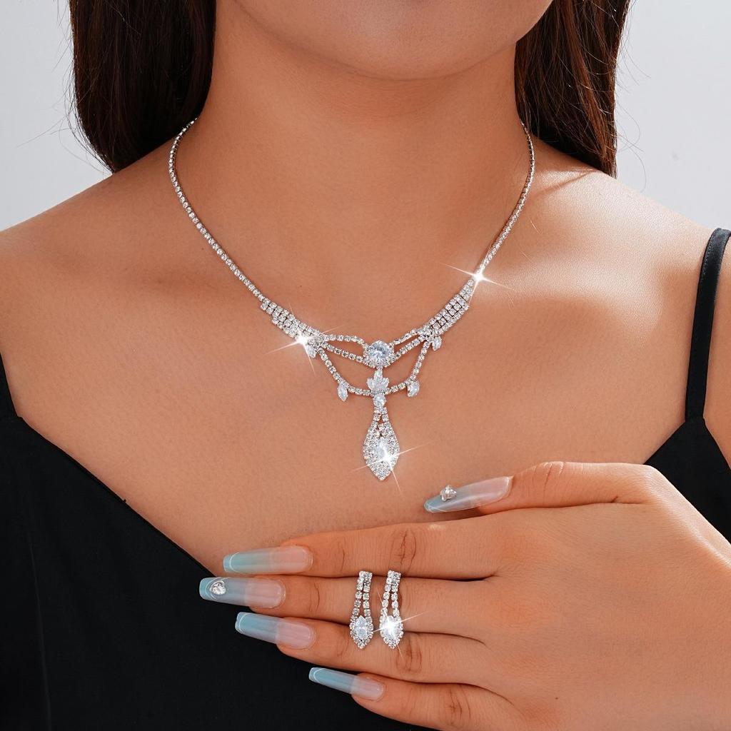 European-American Rhinestone Teardrop Necklace & Earring Set: Korean-Style Bridal Temperament Collarbone Chain Jewelry for Women