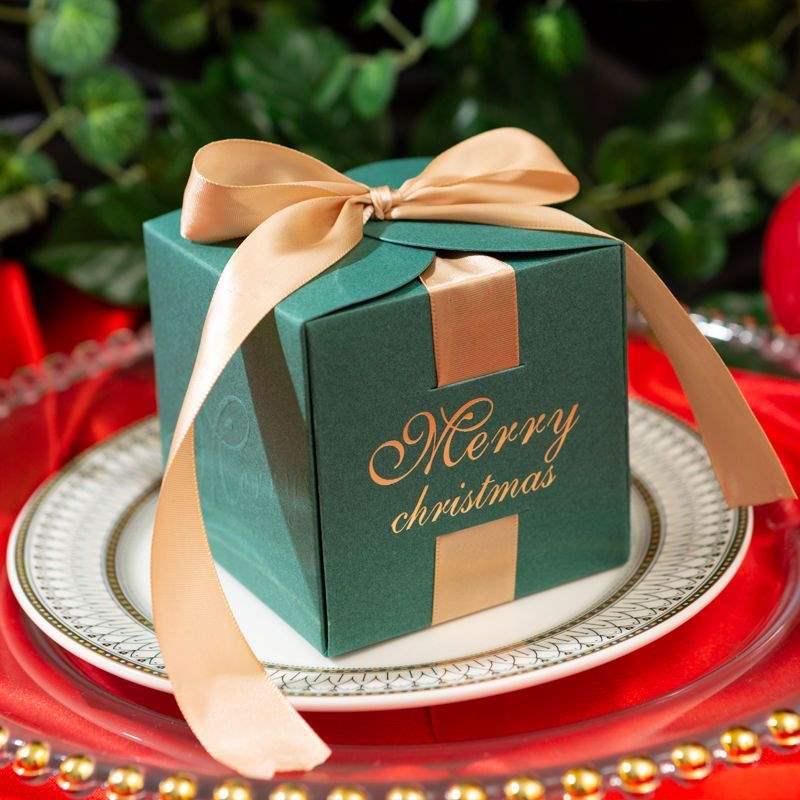 Christmas Apple Gift Box for Kids - Creative Holiday Packaging with Candy Bag