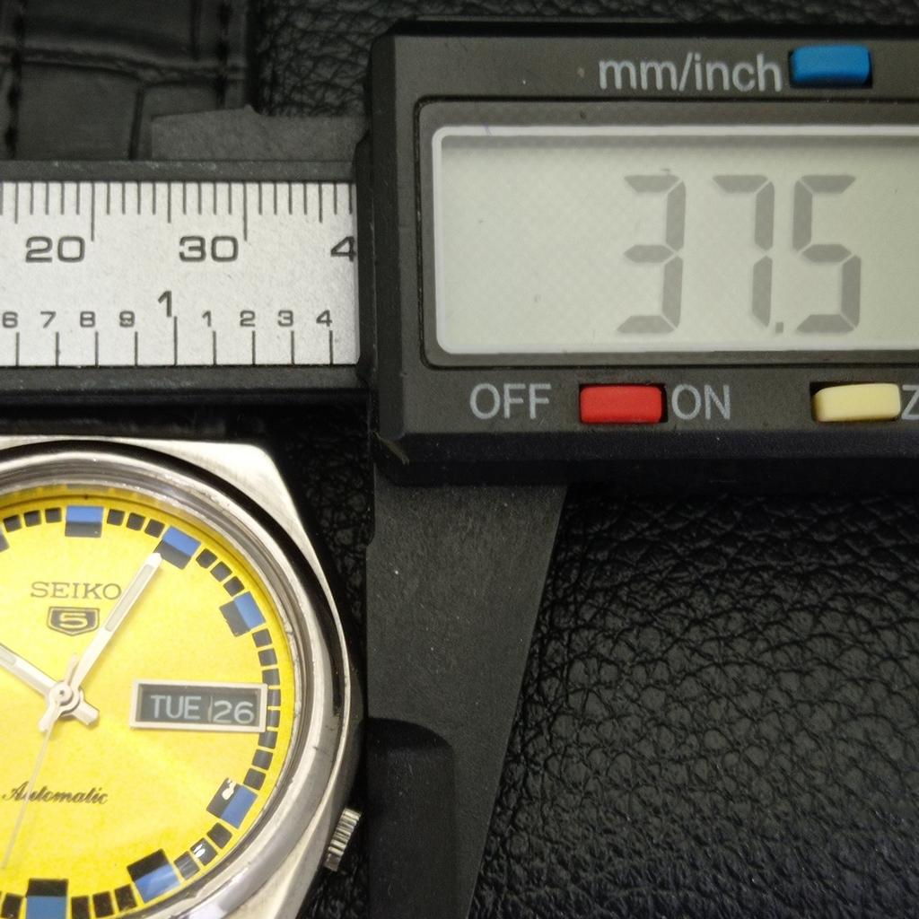 VINTAGE SEIKO 5 AUTOMATIC 7009A JAPAN MENS YELLOW COLOR DIAL WATCH a500073-2 R151a-a500073