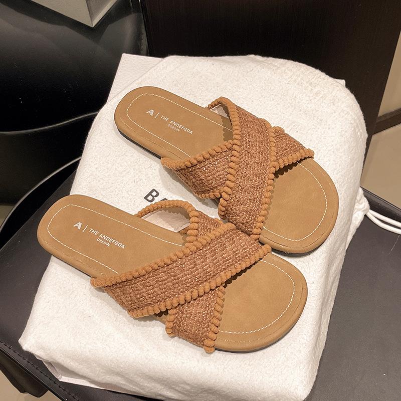 2025 summer new flat-bottomed slippers women's wear cross-toe one-word soft-bottom cloth casual sandals