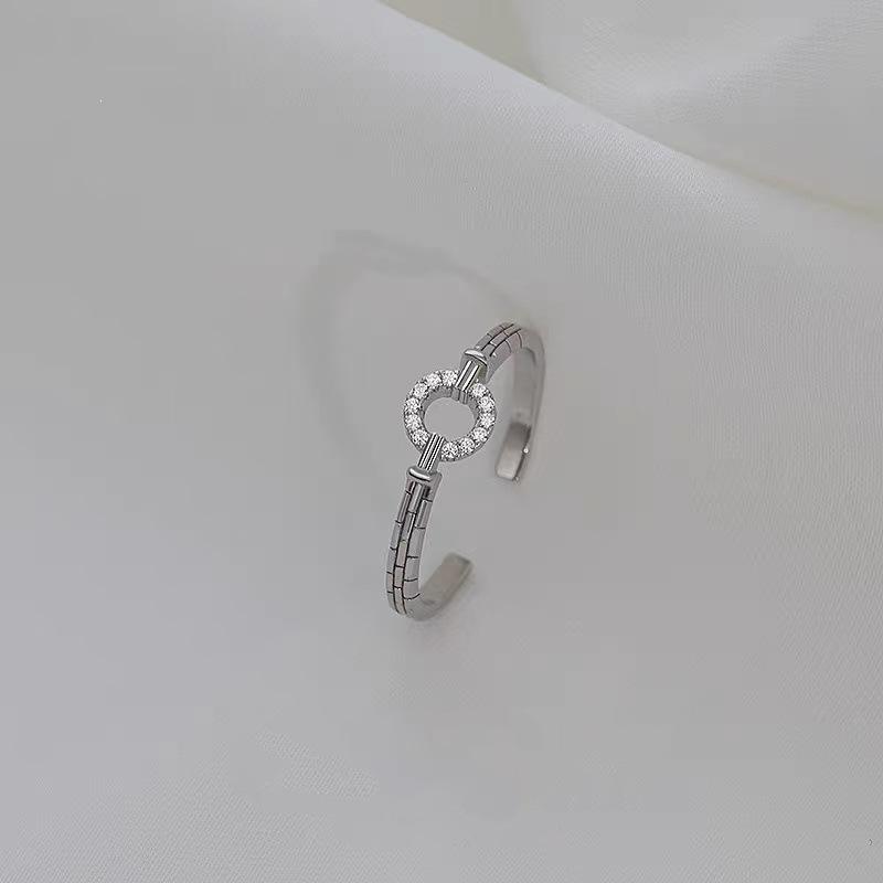 925 Sterling Silver O-Shaped Ring for Women: Fashionable Open Design, Light Luxury, Cold Style Index Finger Accessory.