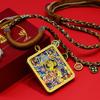 Tibetische Thangka Gelbe Jambhala Anhänger Halskette mit sechsarbigem weißen und roten Jambhala Design