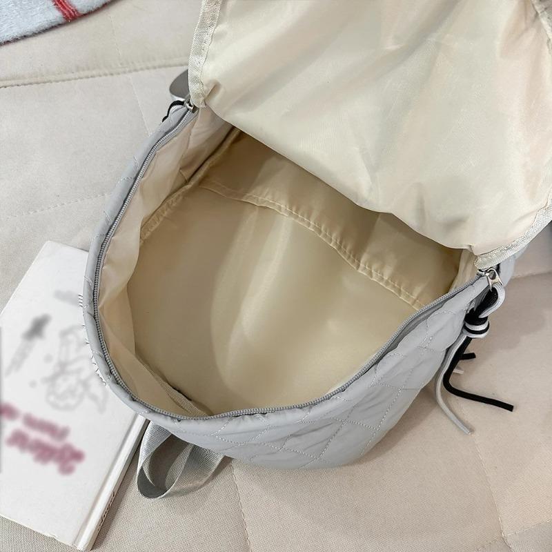 Lightweight Quilted Backpack Casual Fashion Daily Bag Large Capacity School Bag for Students Minimalist Design Commute Travel with Functional Pockets