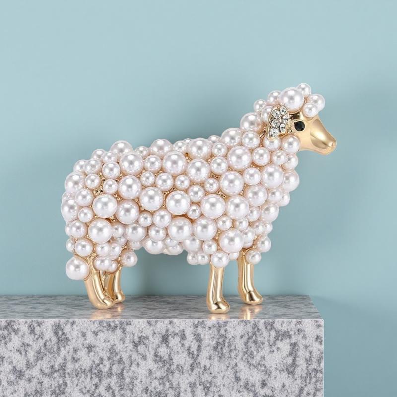 1Pcs Able And Elegant Lady Creative Animal Pin Buckles Women Men Classic Sheep Exquisite Brooch Badges