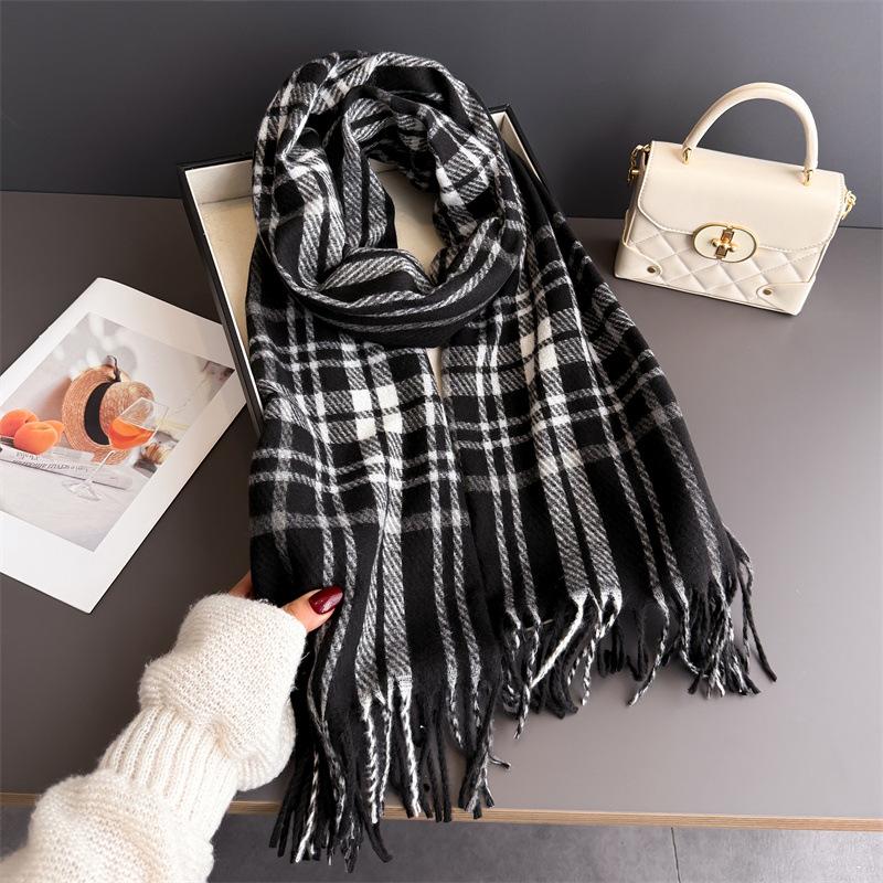 New high-end imitation cashmere soft waxy shawl scarf to keep warm from the cold, autumn and winter plaid fringed women's scarf