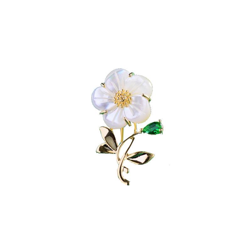 Elegant Seashell Flower Brooch - Japanese & Korean Style Clothing Pin Accessory
