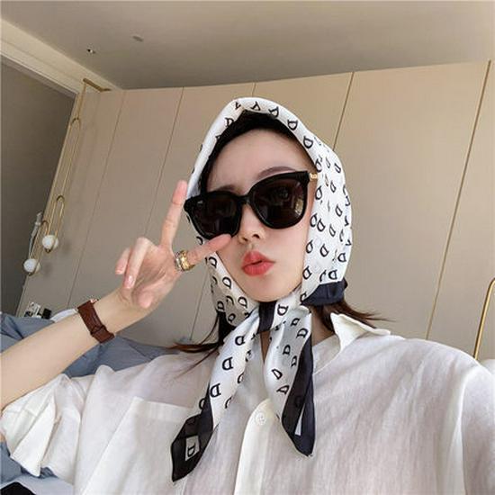 Dámský univerzální šátek z hedvábí - čtvercový 70 cm, ideální na jaro, podzim a zimu