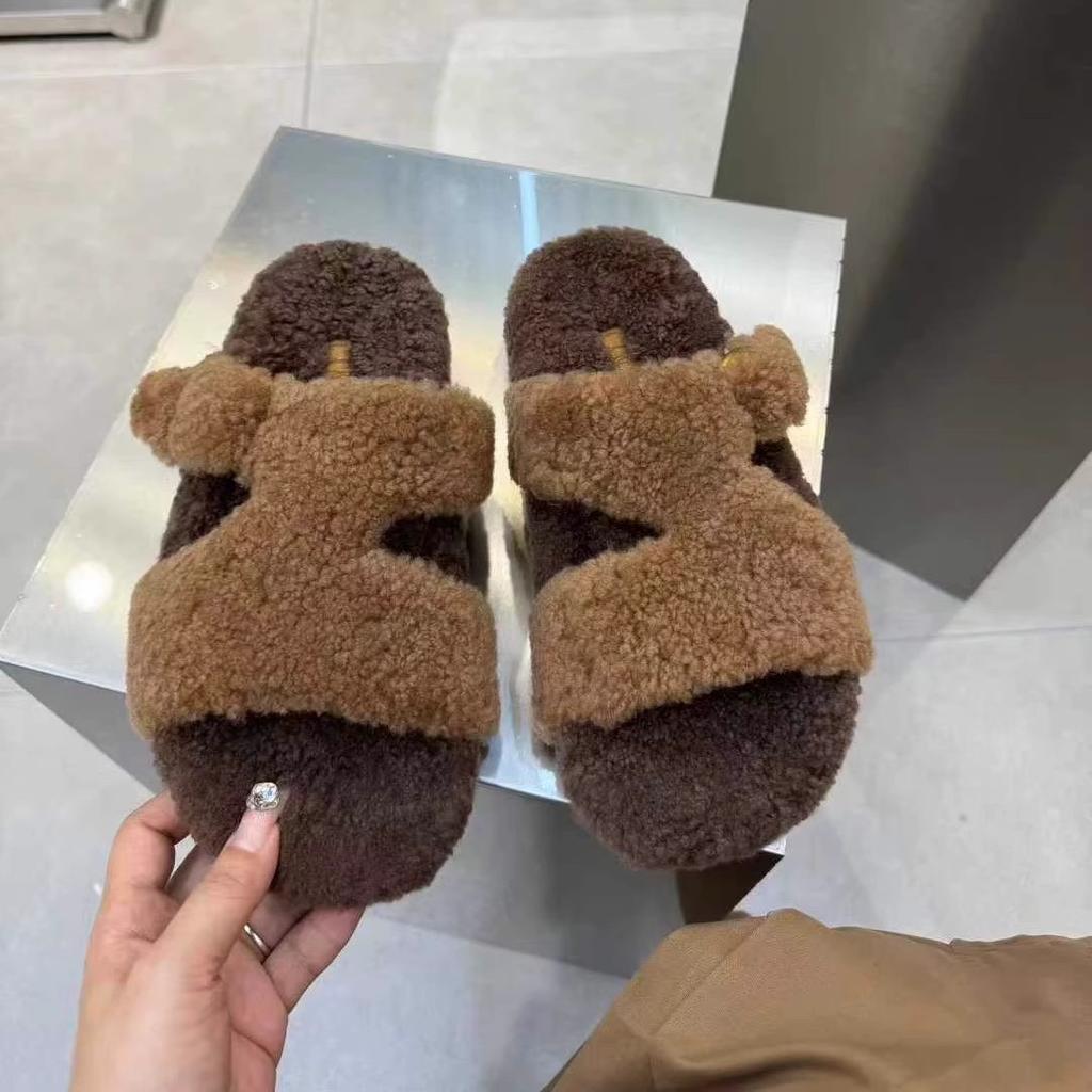 European products 2025 autumn and winter new sheepskin and fur integrated flat-bottomed wool slippers women wear lamb wool warm slippers tide