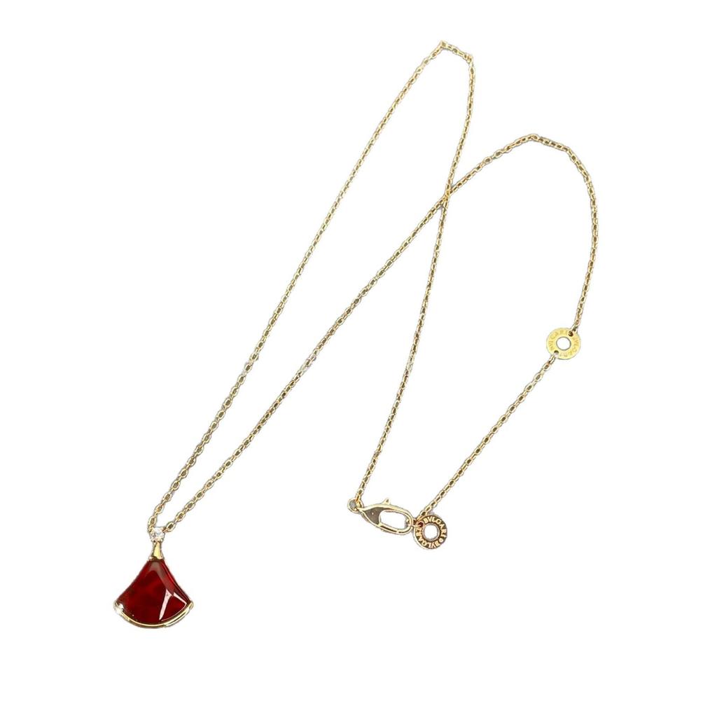 V Gold High Fan-shaped Clavicle Necklace: 18k Rose Gold with Red Agate, Diamond Accents, and White Shell on 925 Silver for Women