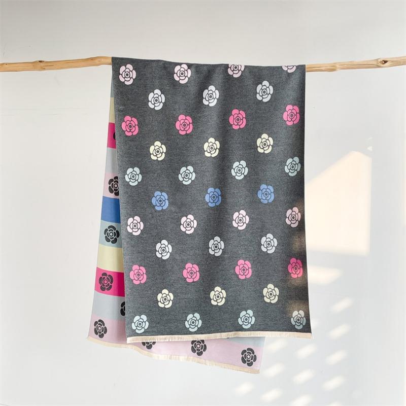 

Colored camellia scarf women s winter high sense winter sweet thickened warm shawl age-reducing scarf 180x65cm серый