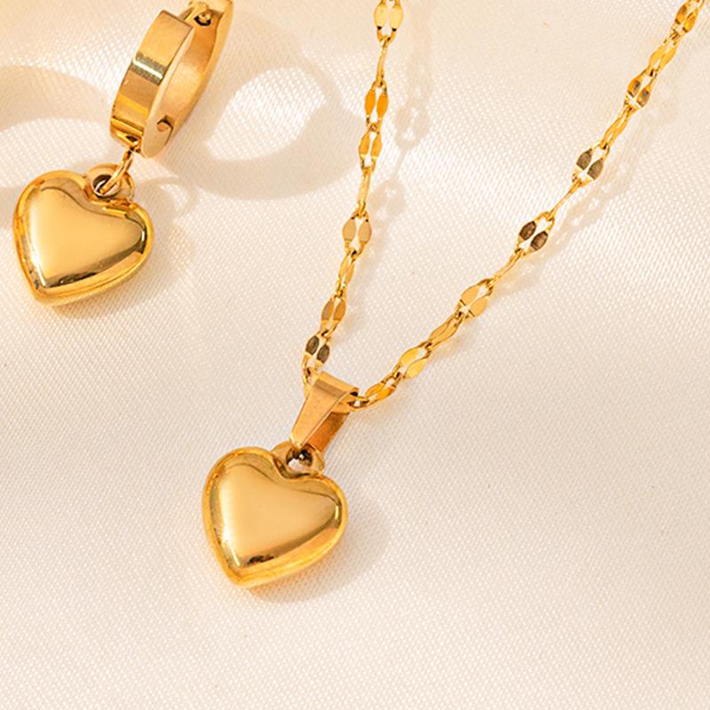 Elegant Heart Necklace & Earrings Set for Women – Niche Design, Colorfast Titanium Steel, 18K Gold, Light Luxury Summer Jewelry Collection.