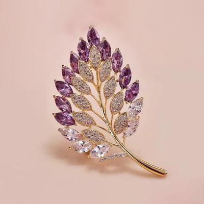 Broszka Liść Ametystowy dla Kobiet, Wykwintna i Luksusowa Broszka do Garnituru, Niszowy Wysokiej Klasy Design