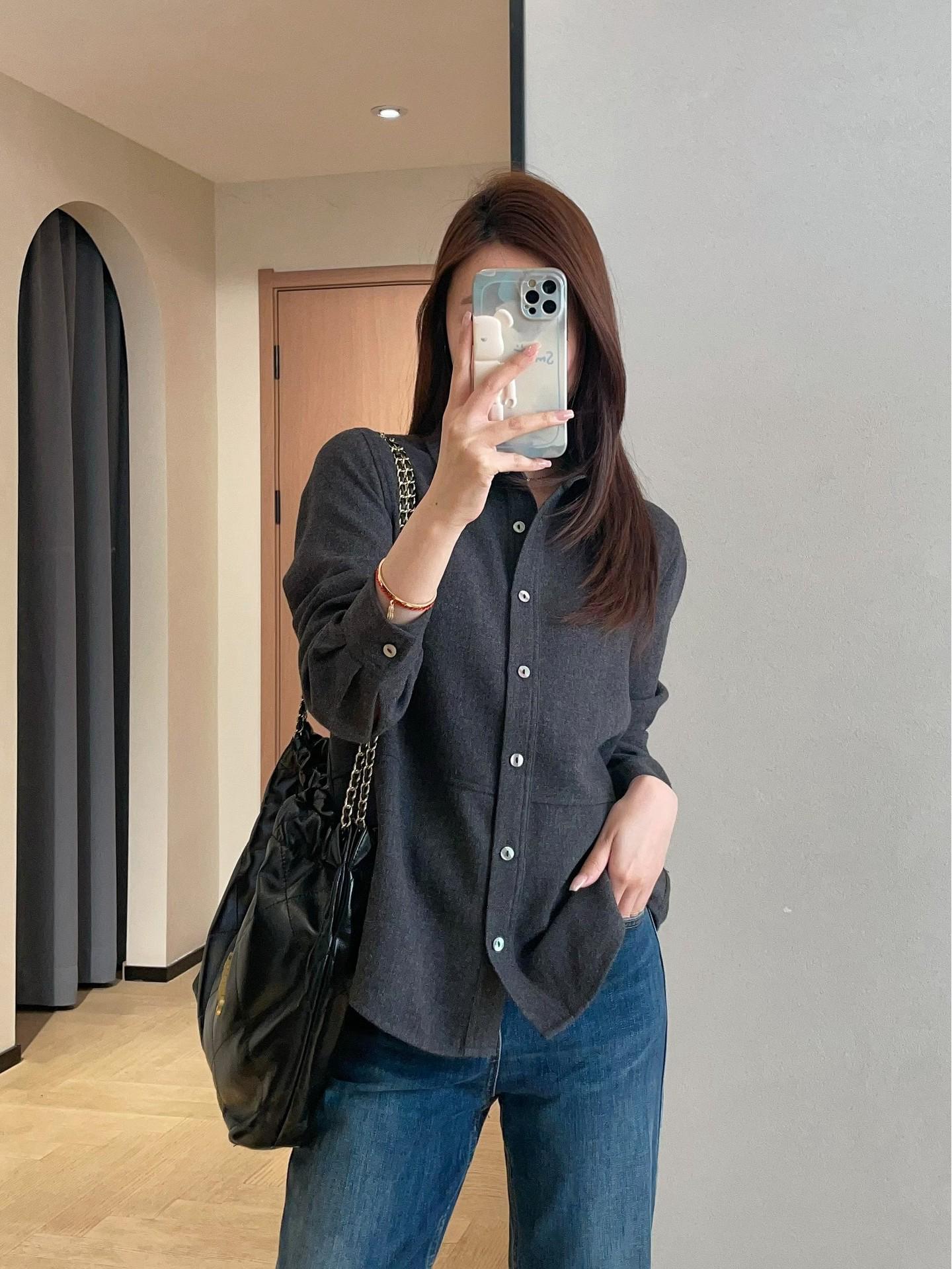 

Exquisite Old Money Classic Women s Wool Shirt Jacket - Lapel, Shell Buttons, Loose Fit, Long-Sleeved Casual Top L