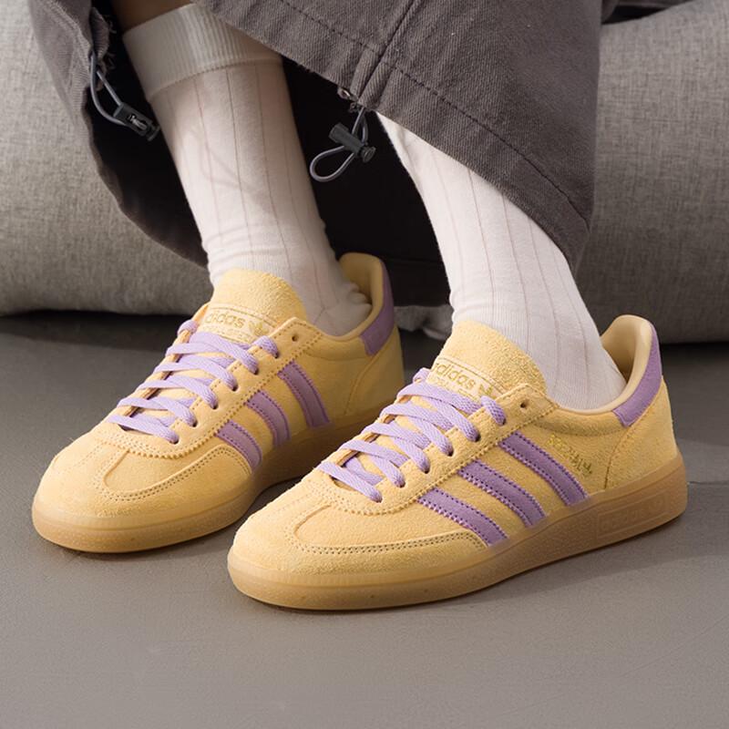 Adidas Women s JR3617 Lifestyle Shoes 39