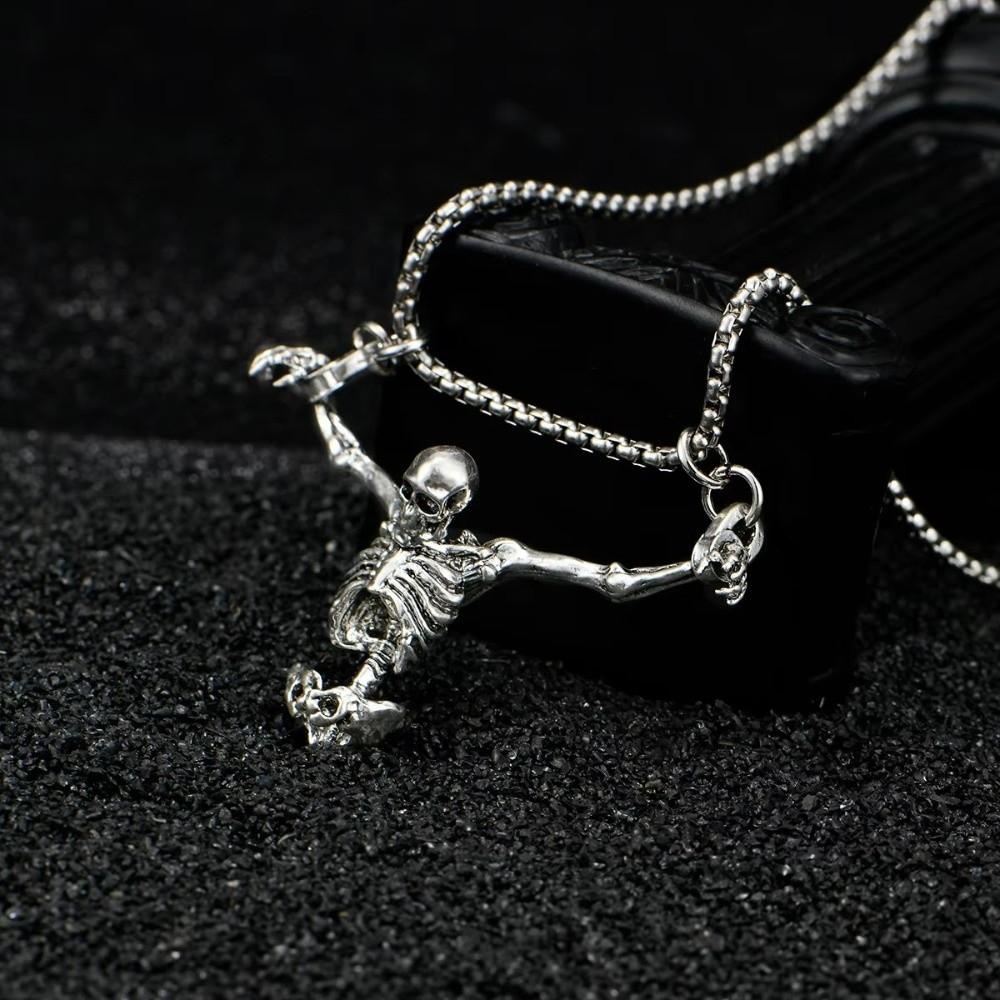 Gothic Men Necklace Zinc Zinc Alloy Clavicle Chain Simple Skull Head Pendent  Halloween