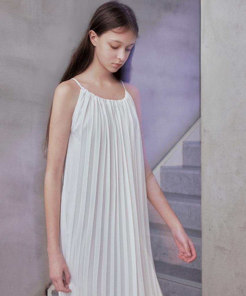 Rank 5 [Nellie] Pleats One-Piece