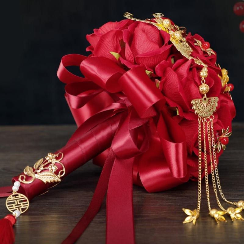 Handmade Silk Flower Bridal Bouquets Delicate Handheld Flower Arrangement Elegant Wedding Party Flower Bunch Ornament