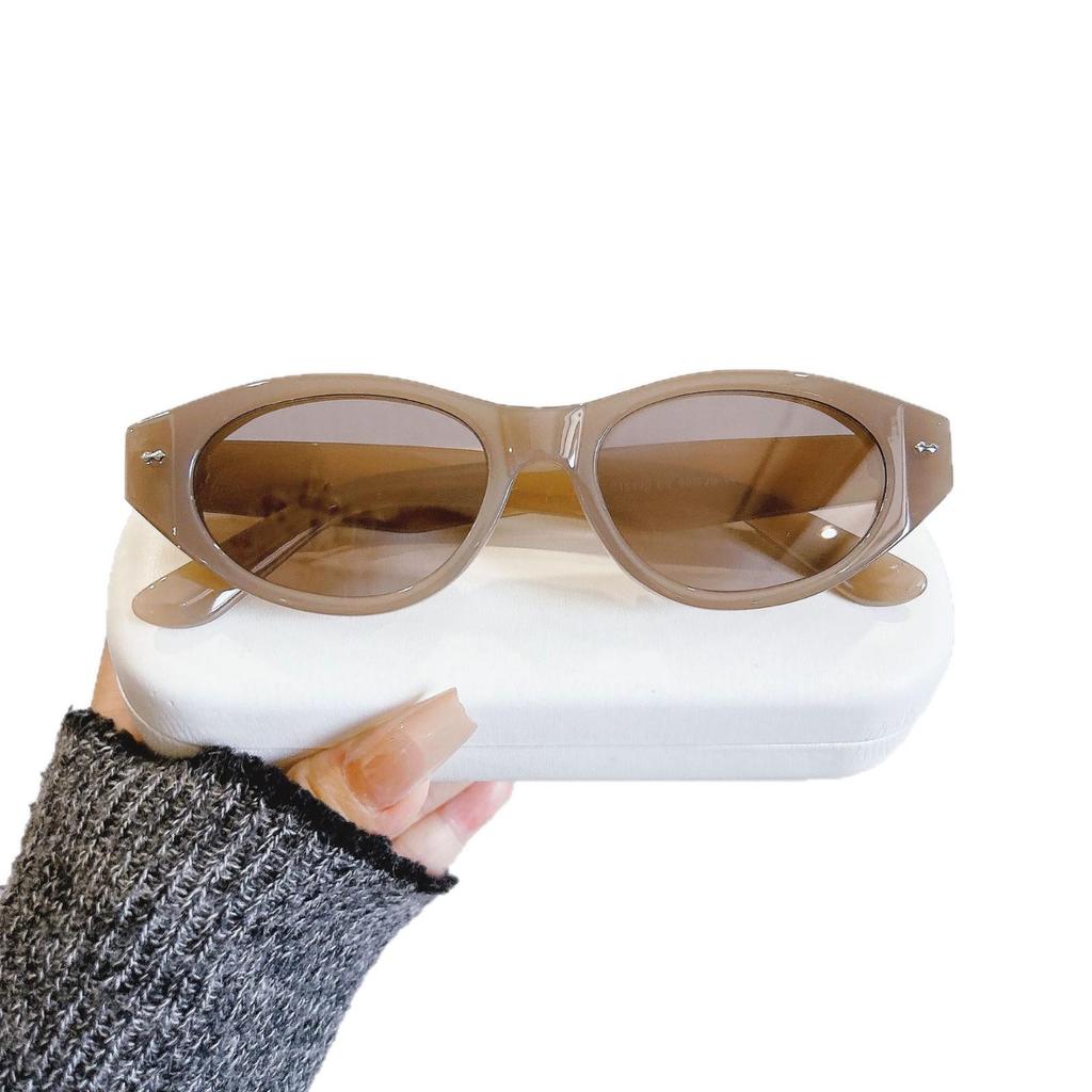 European Retro Cat Eye UV Protection Sunglasses - Trendy 2025 Fashionable Plain Face Design