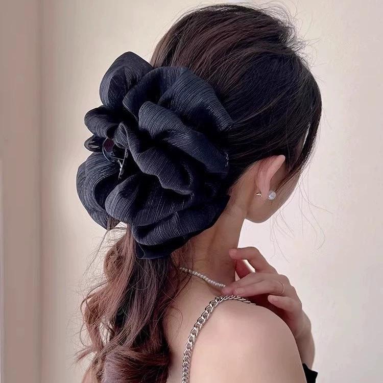 

Элегантная заколка-бант из черного сатина со стразами - Женский аксессуар-краб