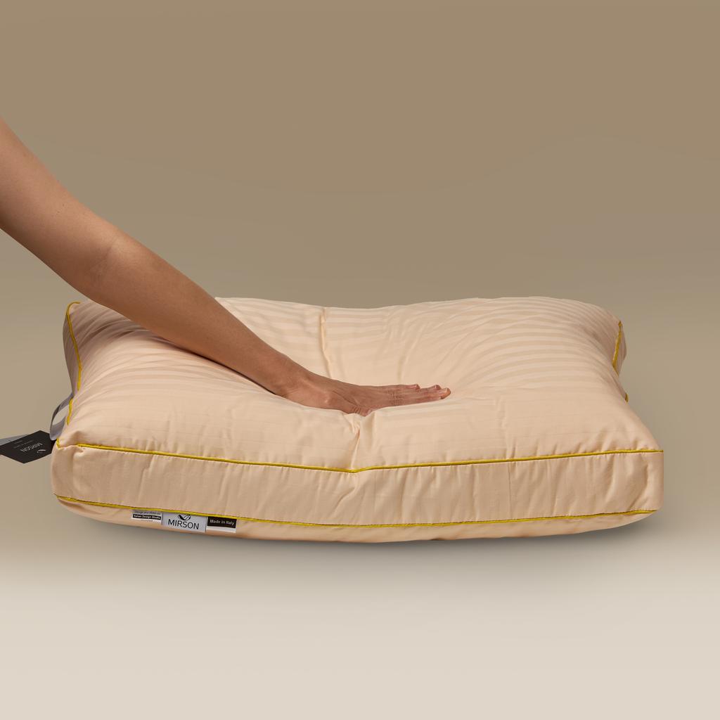 Down-Filled Pillow №204 Carmela — 70% down, 30% feather, Fill Power 350, Medium.