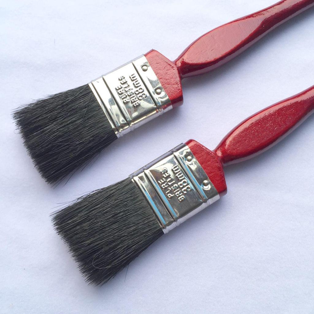 High-Quality 1.5" Pig Bristle Paint Brush with Red Wooden Handle - Ideal for Car Detailing & Air Vents