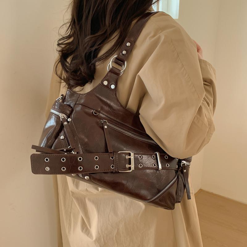 Spring Multi Zipper Large Capacity Shoulder Bag for Women 2026 Simple Motorcycle Style Underarm Bag Rivet Retro Commuter Bag