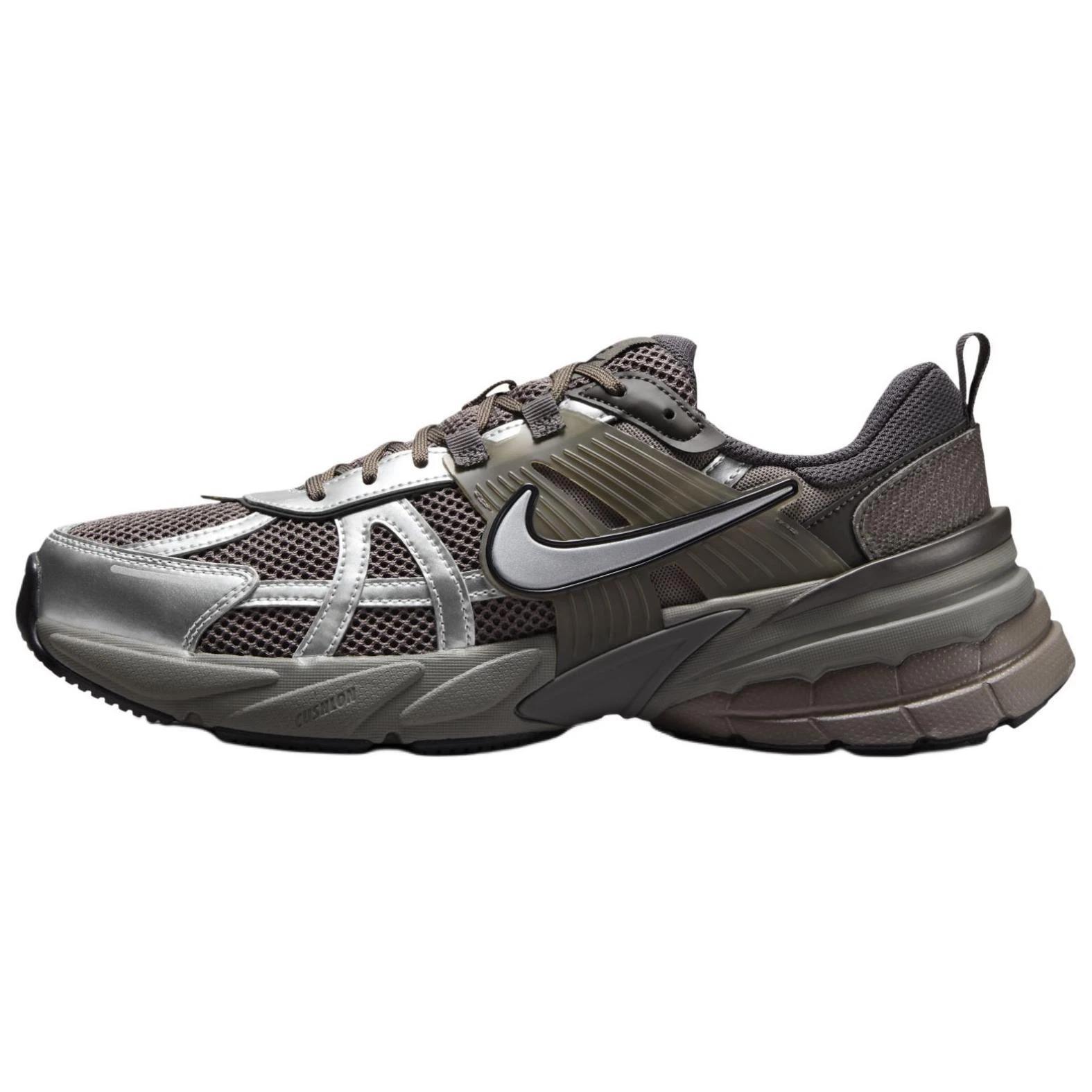 

Nike V2K Run HQ1678-200 Men s Sizes EU 41 коричневый/серебряный