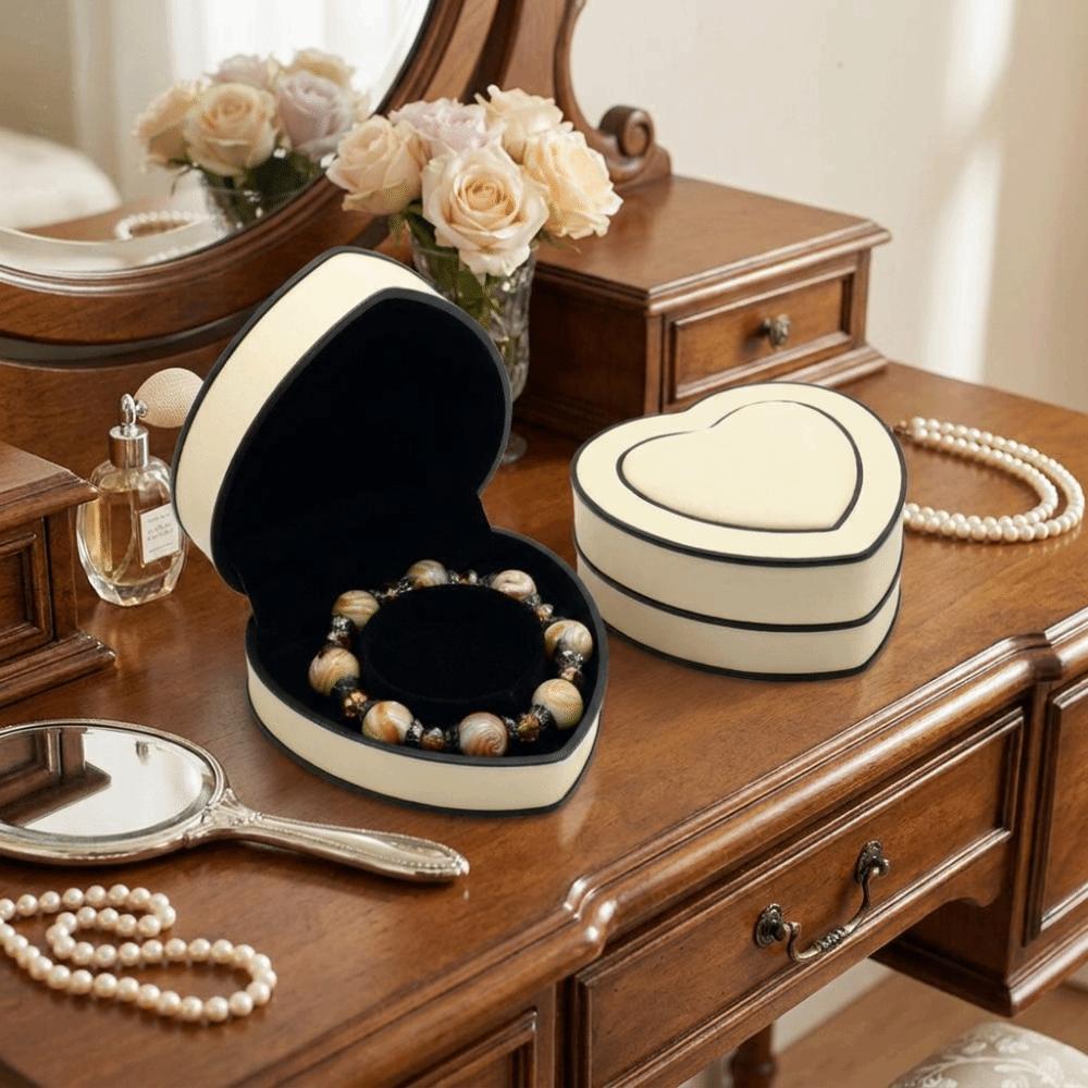 Solid-color Surface Jewelry Box Heart-shaped PU Leather Box Gift Packaging Box  Holiday Presents
