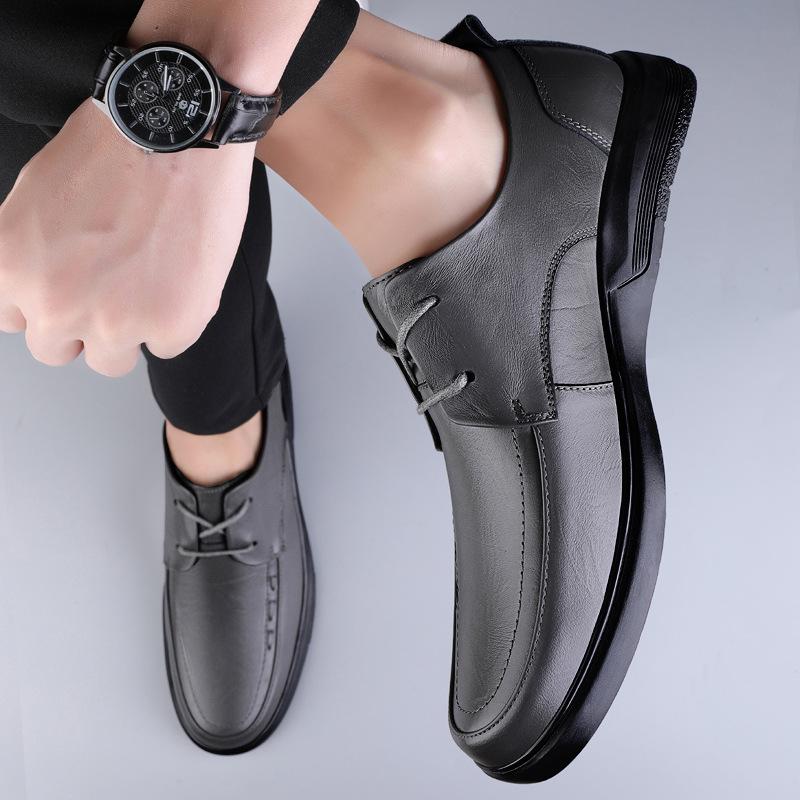 

Мужская обувь 2025 лето новая мужская высококачественная повседневная кожаная обувь на шнуровке мягкая подошва нескользящая на одной педали большой размер кроссовки для папы 46 серый