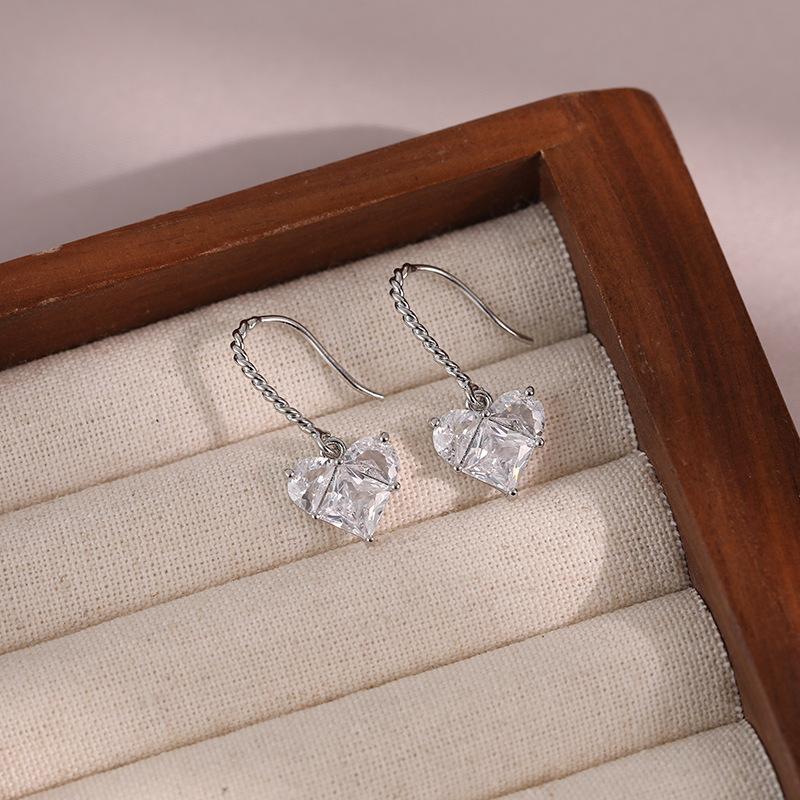 2025 new pearl ear buckle femininity elegant contrasting stud earrings jewelry simple versatile plain ring earrings