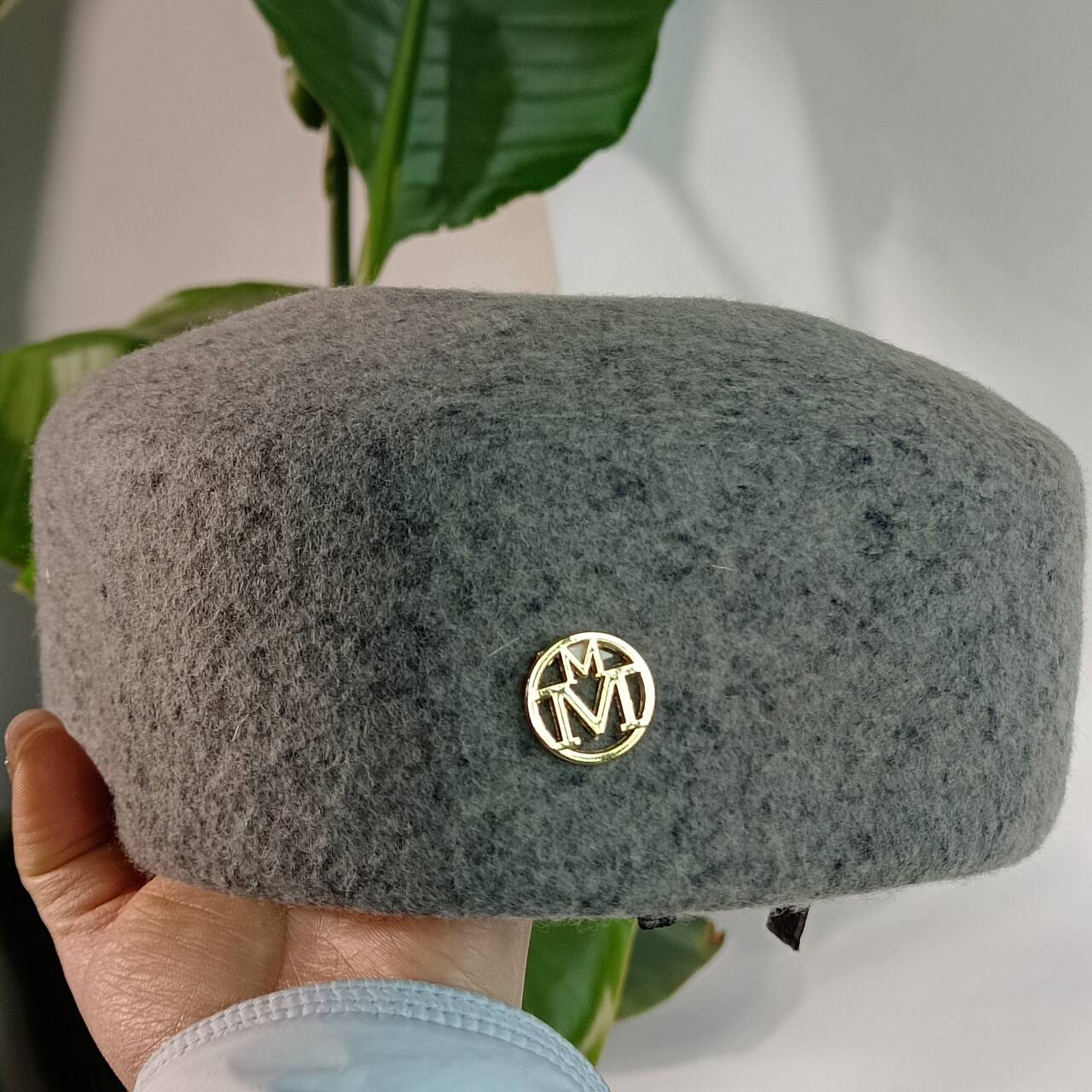 

Retro wool round hatstiff-top textured felt hat women s fashionable wool felt beret wedding white and black chapeau femme luxe 55-58