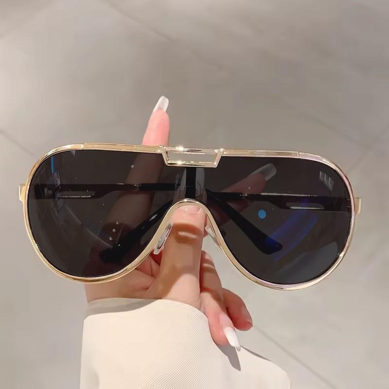 Oversized Metal Double Bridges Men Sunglasses Fashion One Piece Women Gradient Sun Glasses