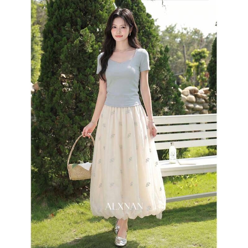 Women s High-Waisted Floral Embroidered Skirt M
