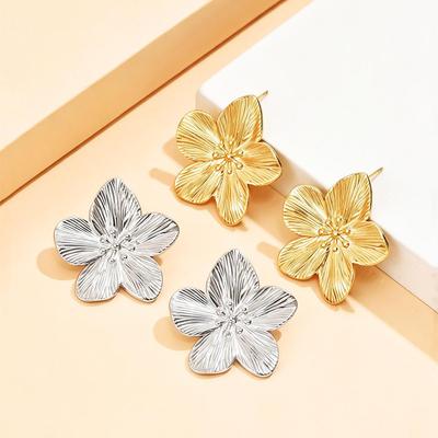 Elegant Versatile Large Camellia 18K Gold-Plated Stainless Steel Flower Stud Earrings for Women