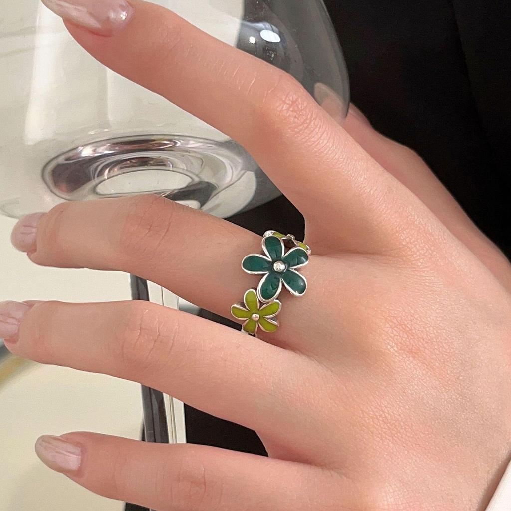 Yinruitai S925 Sterling Silver Floral Drip Oil Ring: Women's Simple Retro Fashion with Push-Pull Design.