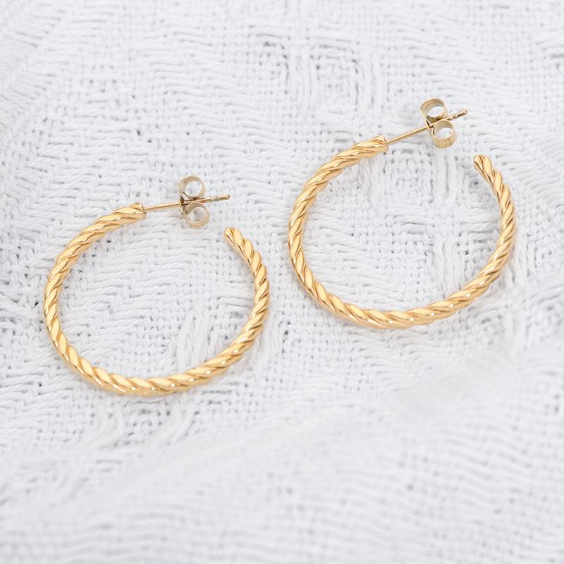 Fashionable Real Gold Electroplated Circle Earrings for Women's Simple Twisted Earrings Temperament High-end and Versatile Earrings