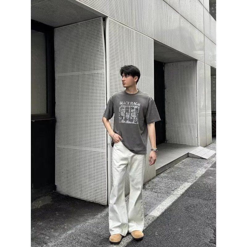 The new model shows the length and height of the legs, lifts the gear, drapes, straight and slightly elongated pants, white high street retro jeans, m