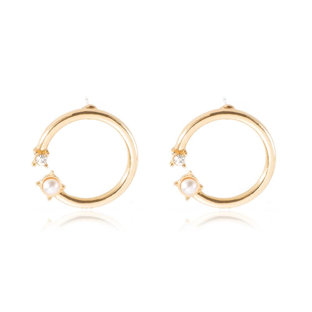 Pearl Stylish Round And Stud Earrings For Women Perfect For Weddings Birthdays And Anniversaries