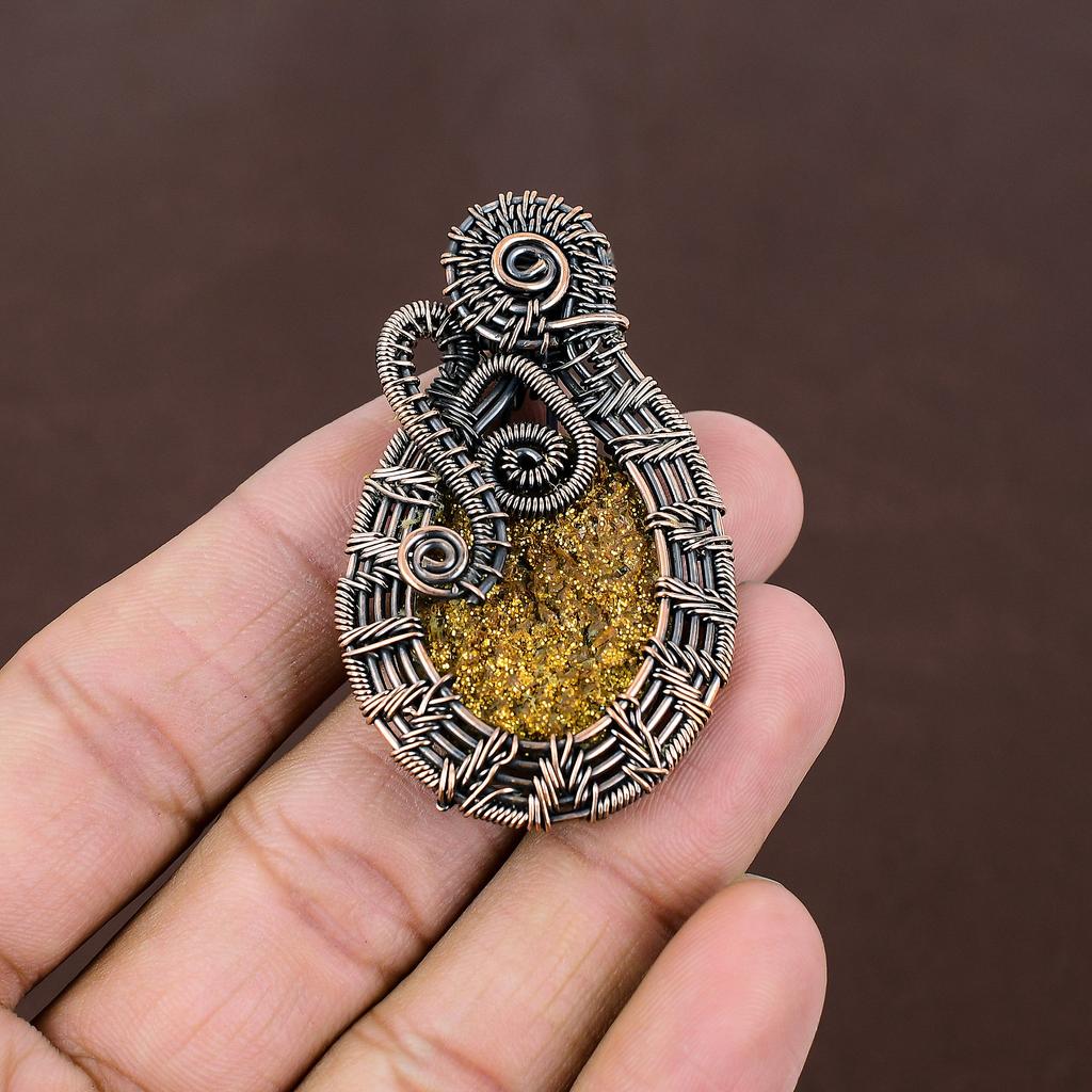 Natürlicher goldener Titan-Druzy, handgefertigter Kupferdraht-Wickelanhänger, 5,5 cm, V0w42