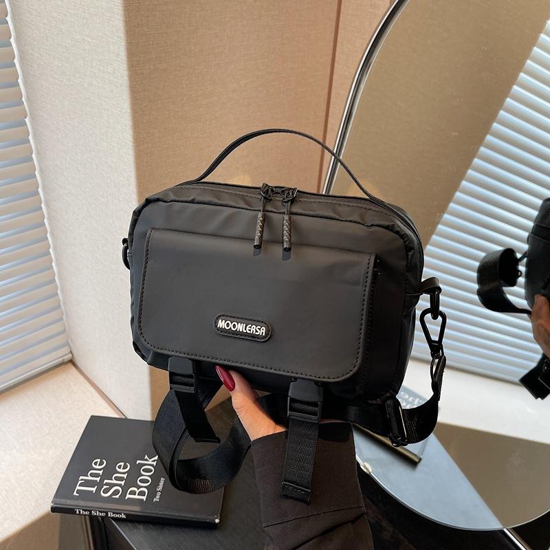 

Tooling small bag New fashion versatile shoulder messenger bag Casual outdoor handbag чёрный