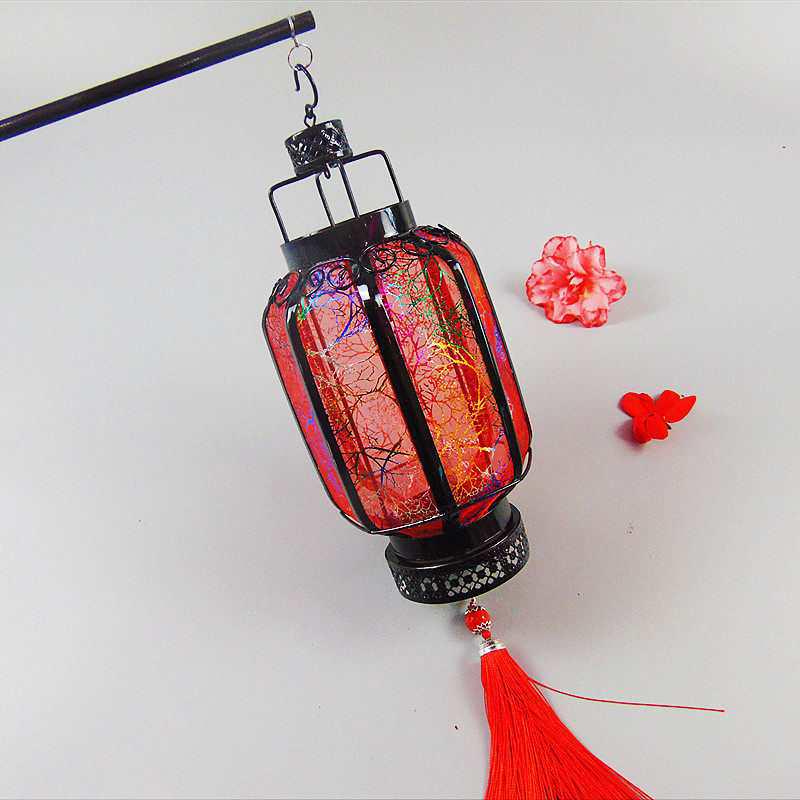 Hanfu Style Antique Handheld Lantern - Iron Art, Luminous Palace Lantern, Chinese Style Photography Prop, Flower Design