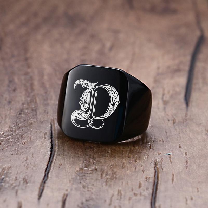 Vnox 18mm klobiger Siegelring für Männer schwarzer Edelstahl mit eingraviertem Royal Initialen-Buchstaben-Anfangsstempelring individueller Schmuck