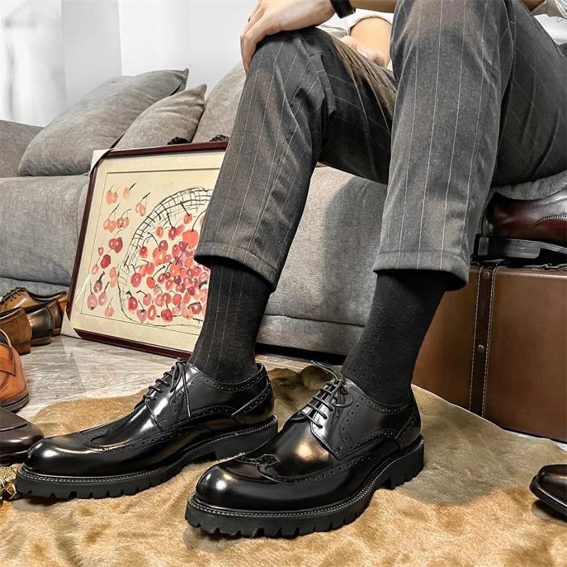 fashion New Block Carved Men's Shoes Black Round Toe Thick Heel Lace up Business Casual Shoes Fashion British Style 2024 Autumn/Winter