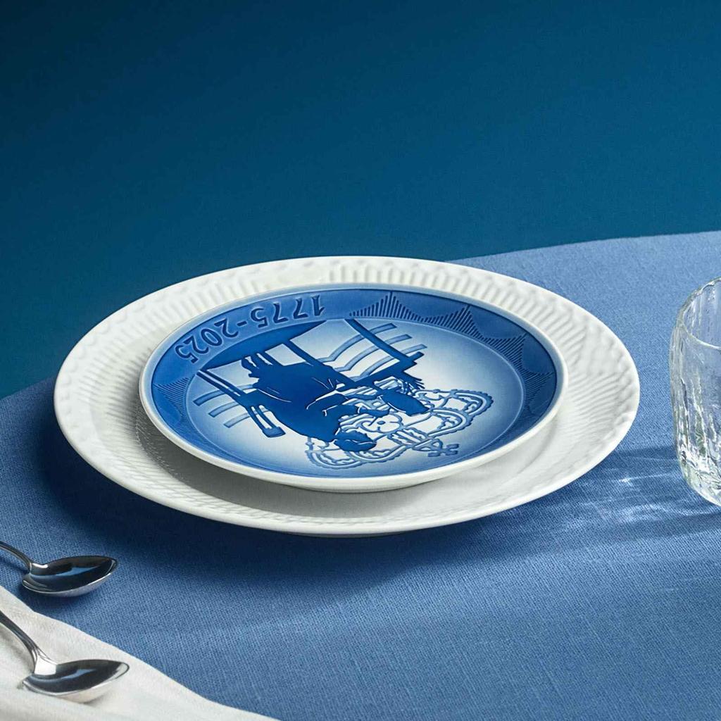 Imported Royal Copenhagen Blue Collectable Anniversary Plate Dish 18cm Royal Copenhagen 250th Anniversary 18cm Diameter Blue 1074930 [Regular Product]