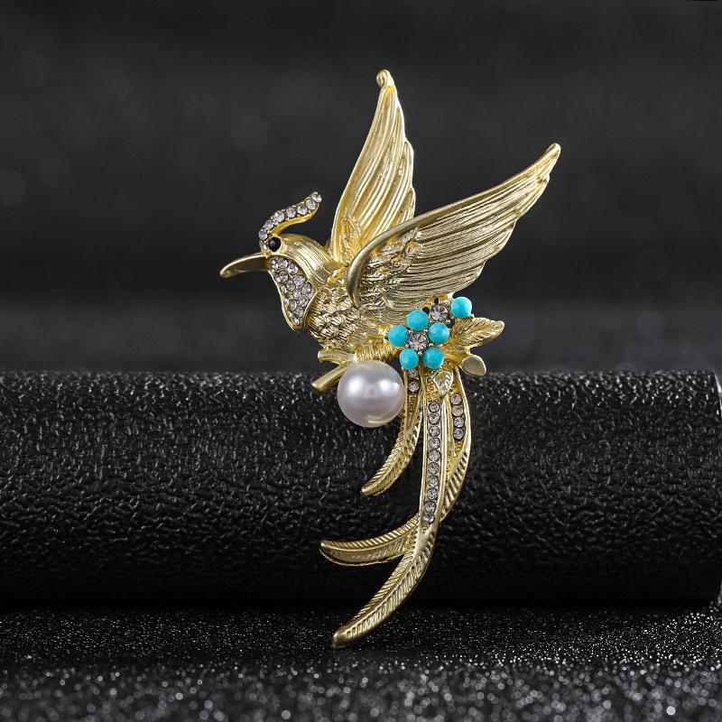 

Light Luxury Tiny Bird-like Palace Ancient Golden Magpie Brooch 2*5CM