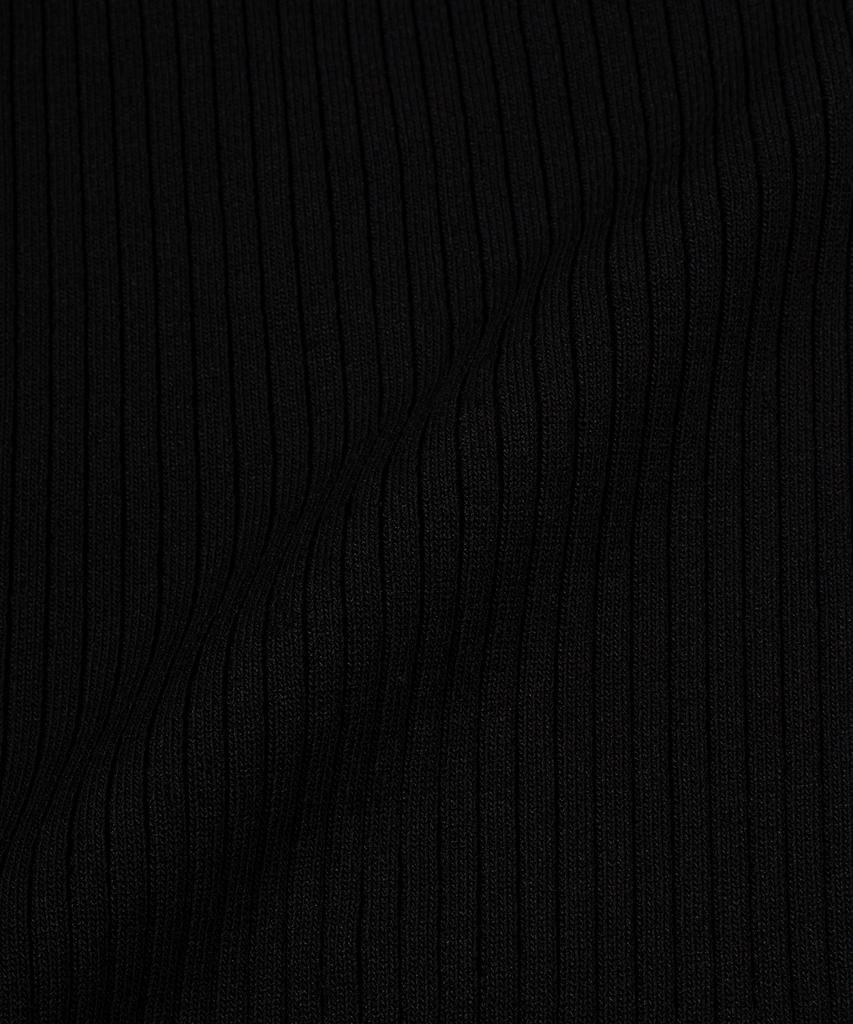 MOAA Sleek Crop V-Neck Knit