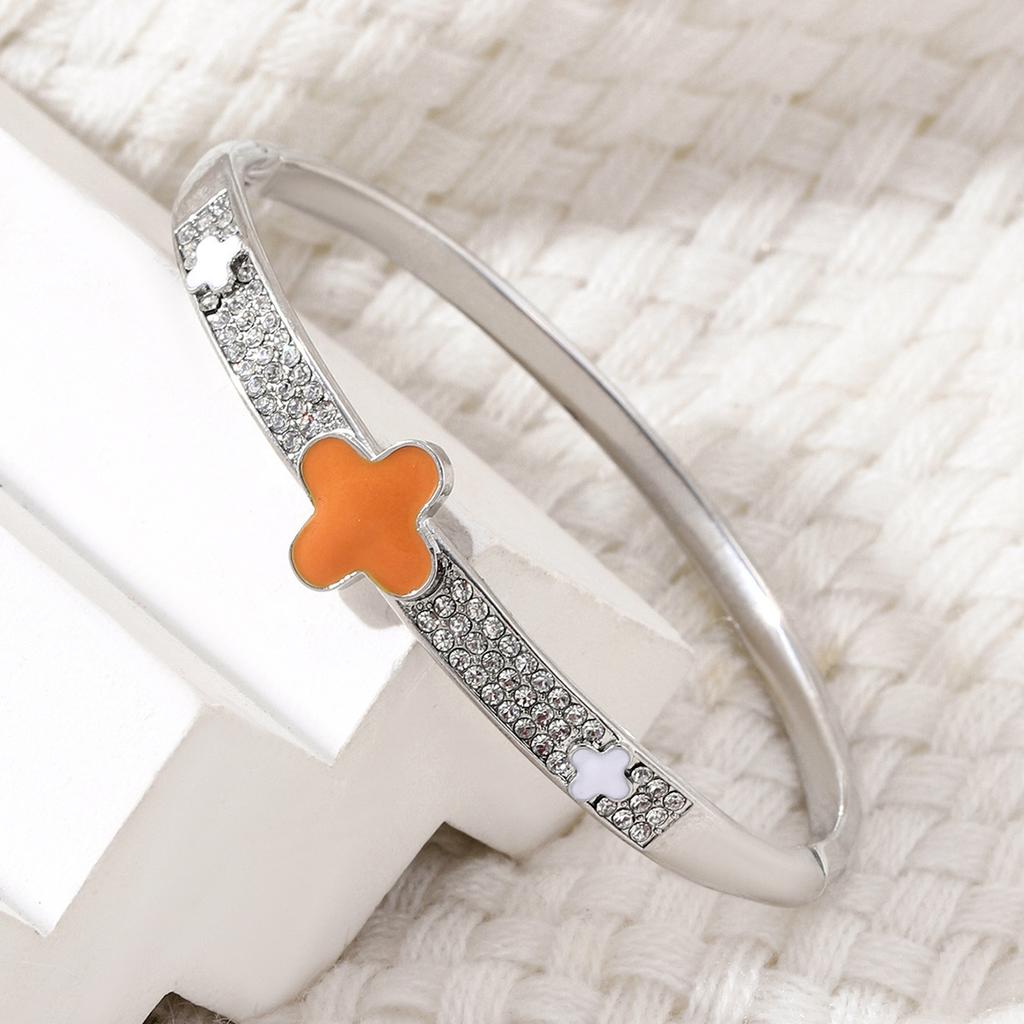 European and American Enamel Four-leaf Flower Bracelet for Women, Light Luxury, Versatile Hand Jewelry