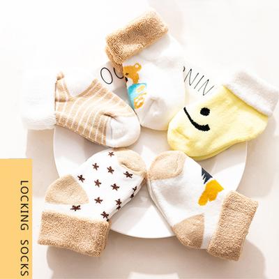 5 par/lote calcetines de bebé recién nacido Otoño Invierno calcetines gruesos de felpa lindos dibujos animados niños cálidos calcetines volteados para 0-3 años